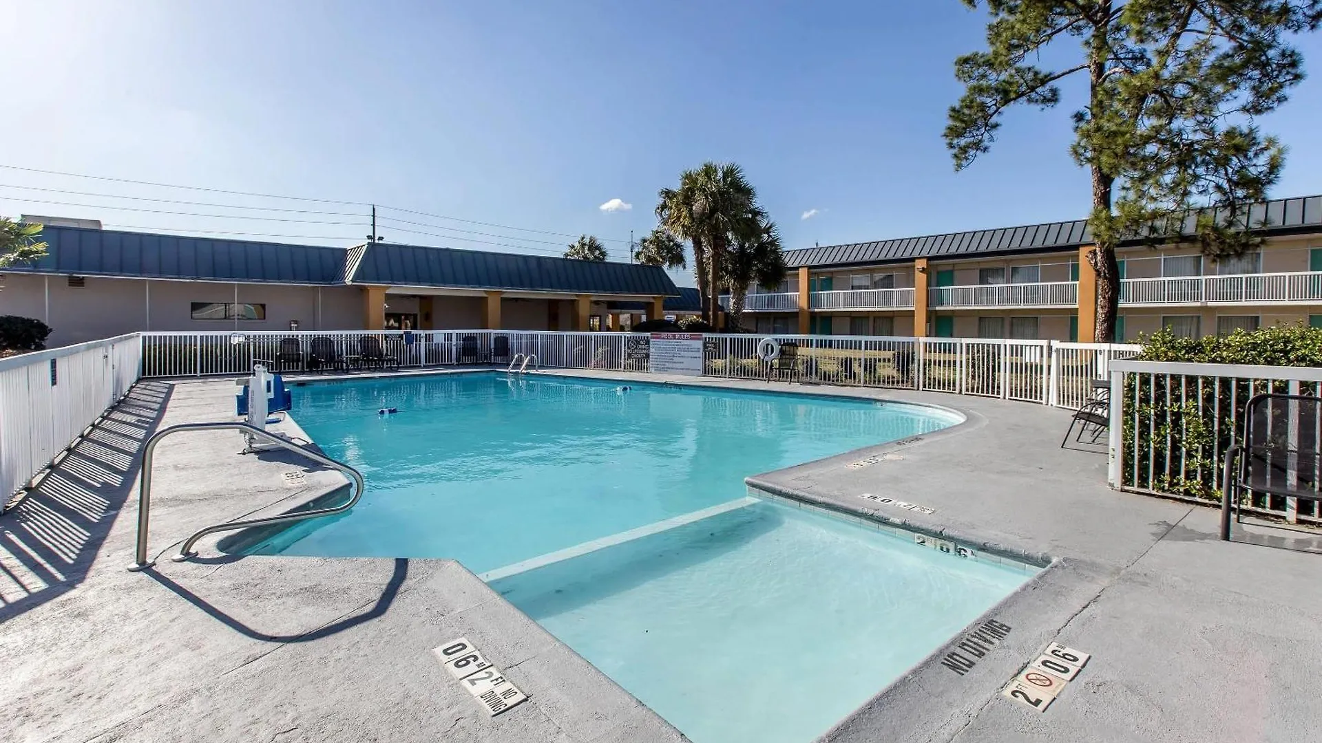 4 Leisure Hotels Near Thomas County Historical Scty Worth Booking