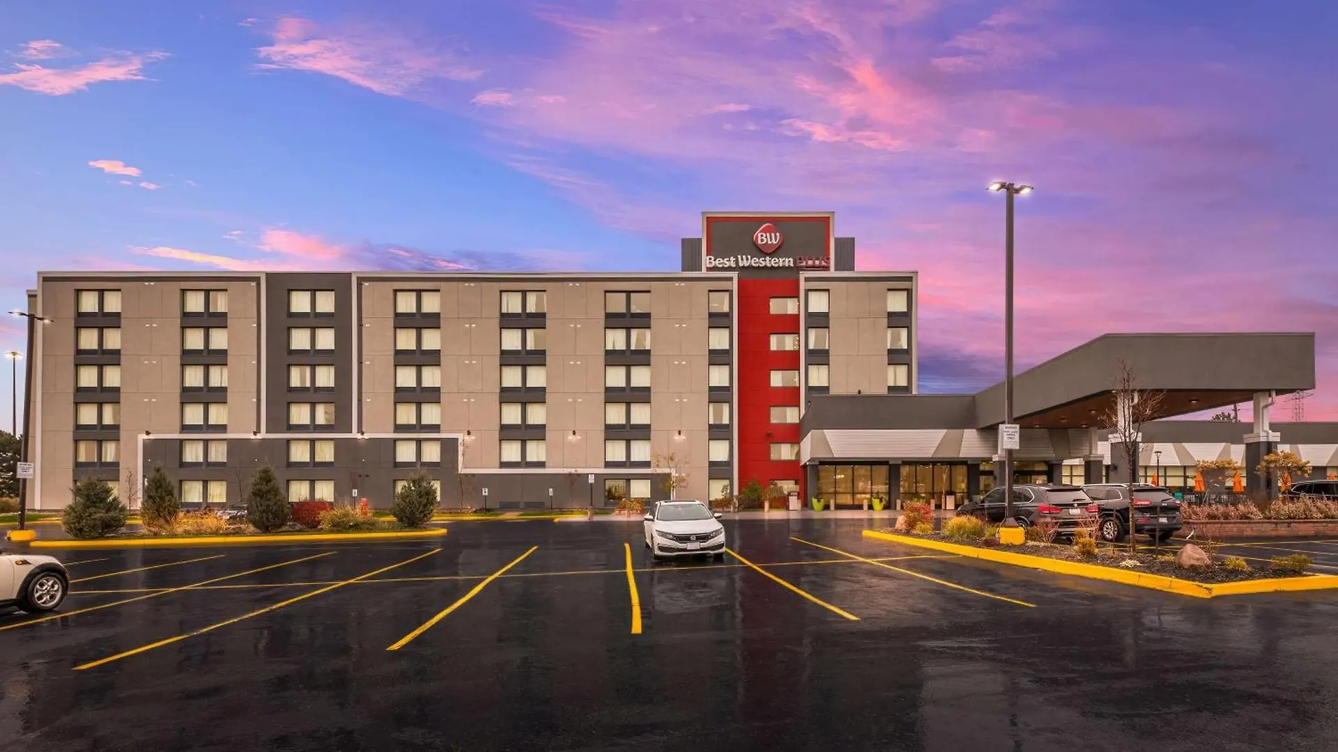 Staying Near Young Billiard: 5 Business Hotels Compared